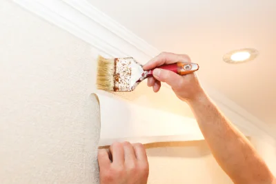 Pose de papier peint au Barcarès — revêtements muraux et toiles de verre